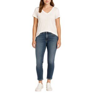 Elite Collection Women’s White V-Neck Short Sleeve T-Shirt | Size XL